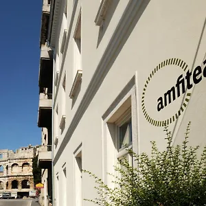 Hotel Amfiteatar, PUY