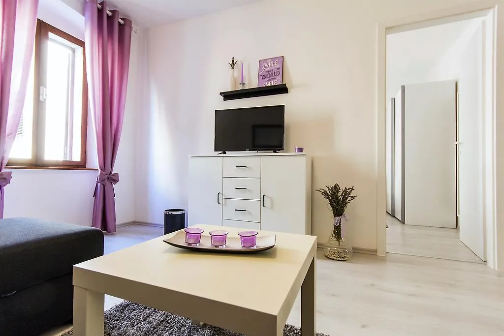 Center Apartment Lori Пула 0*,  Хорватия